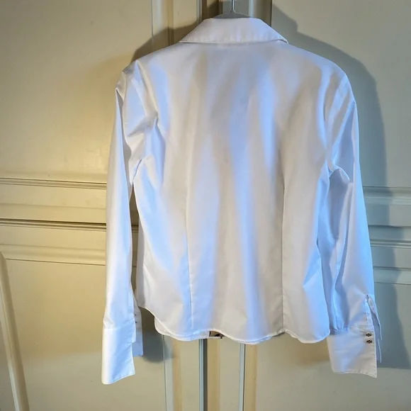 Calvin Klein crisp white blouse with animal print details. Size Small - Picture 5 of 6